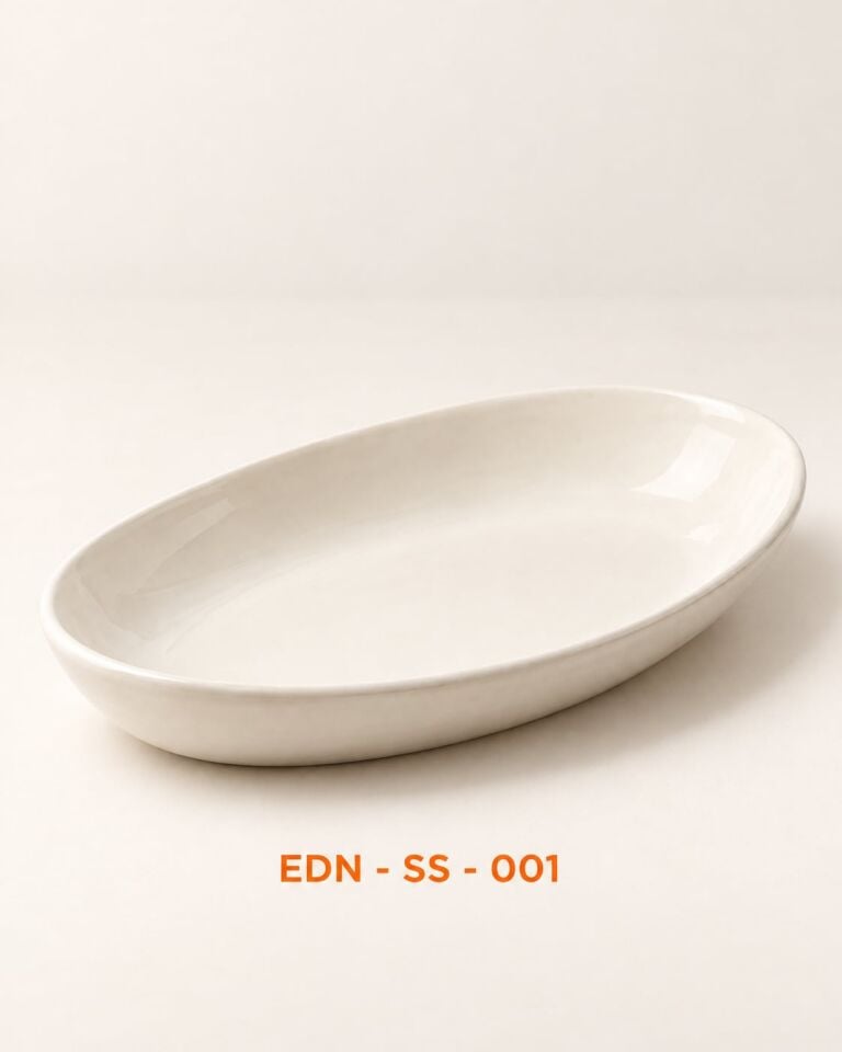 Saf Beyaz El Yapımı Oval Çini Salata Sunumluğu